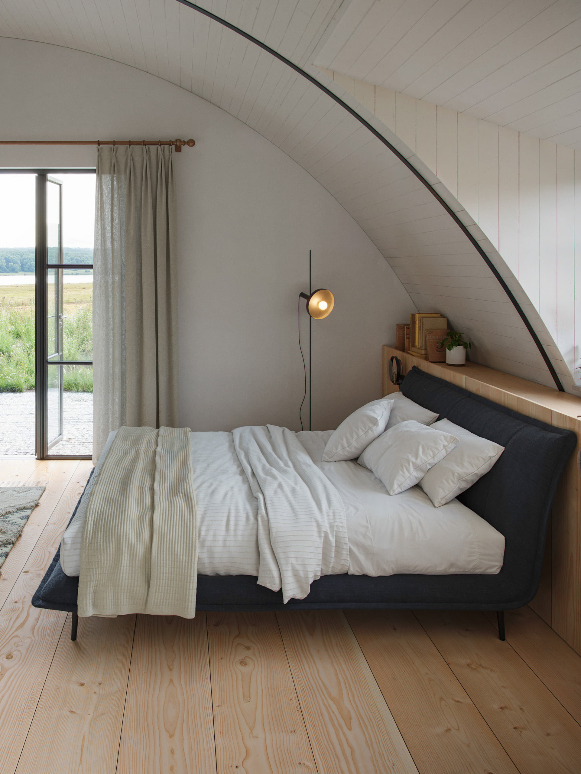 Nissen hut conversion - Bedroom and En-suite