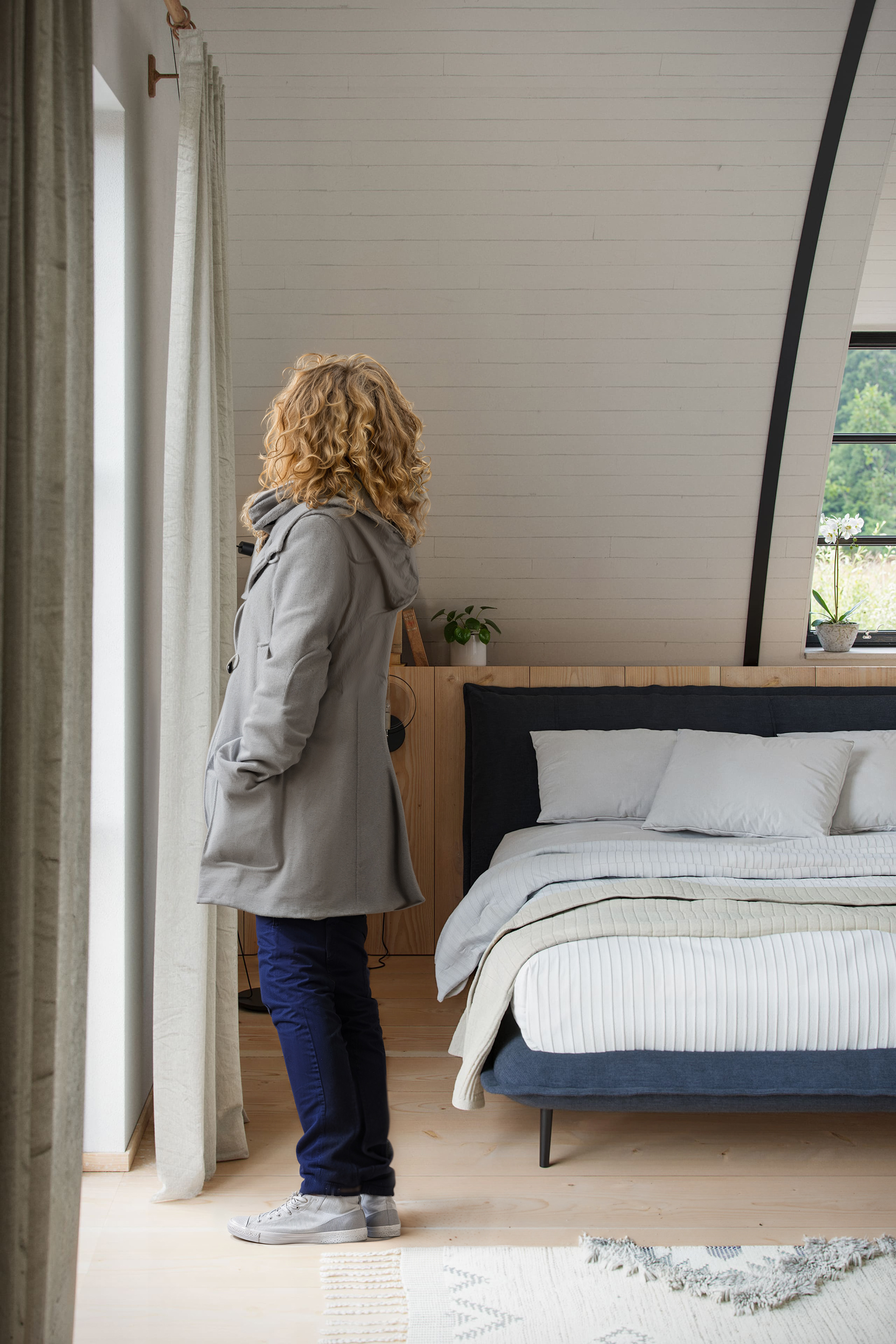 Nissen hut conversion - Bedroom and En-suite — view 3