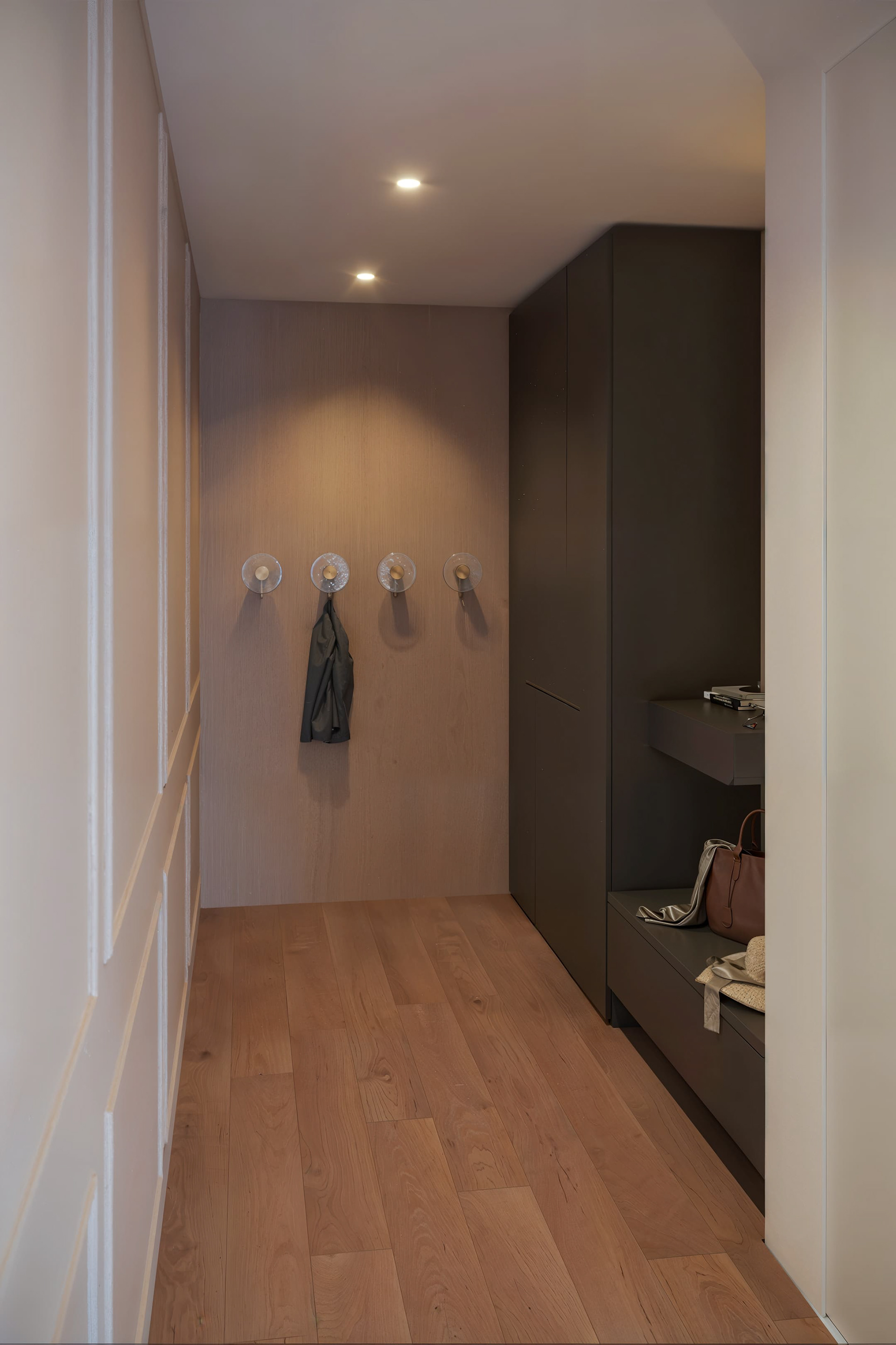 Penthouse in Lugano - Bedroom and Entrance hall — view 5