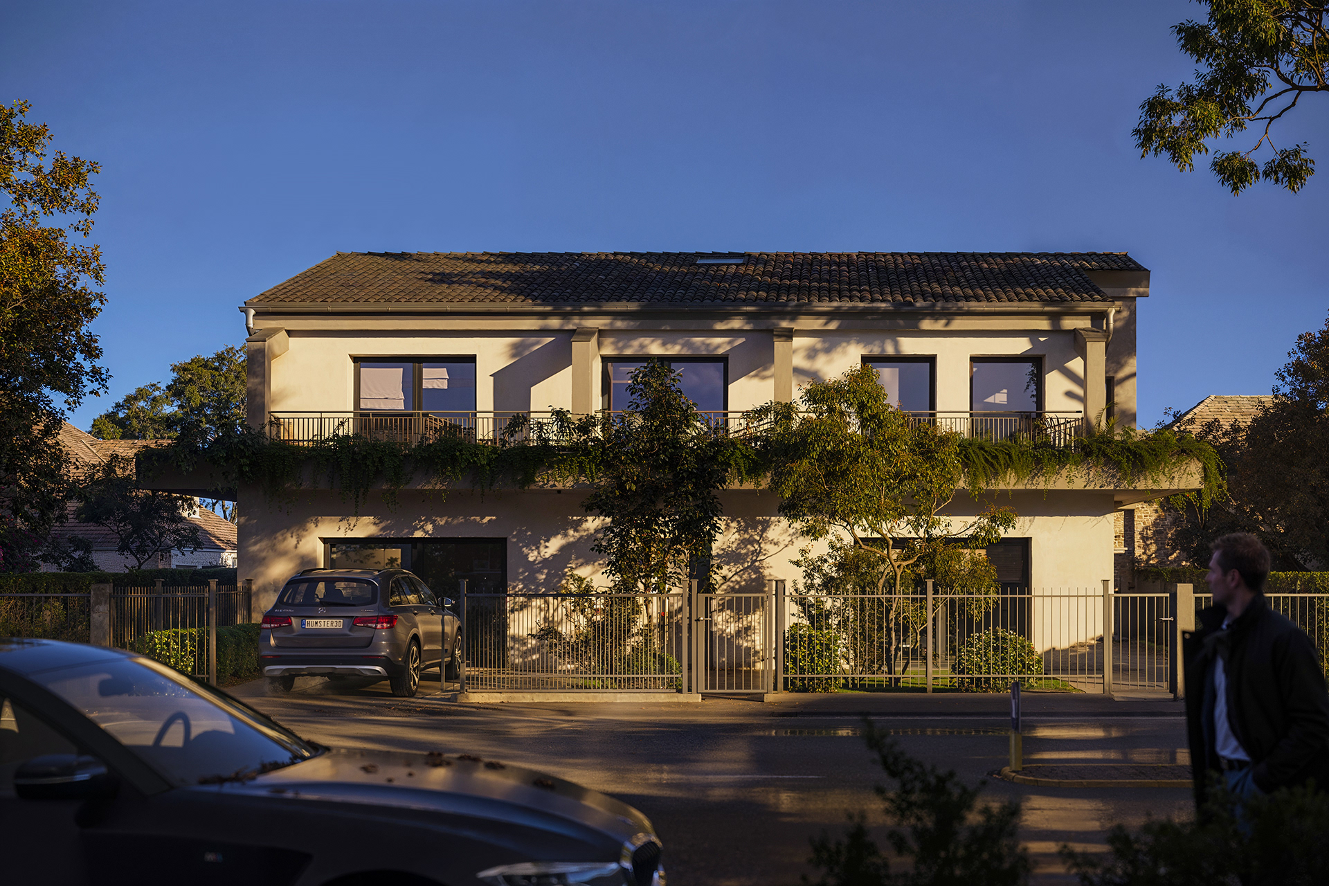 Building of the 70s — view 3