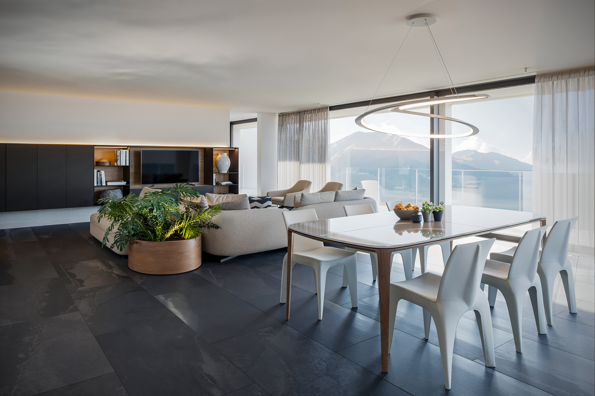 Penthouse on Lake Maggiore — view 2